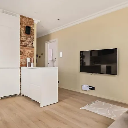 Dinbnb I New 2021 I Sonos And Smart Tv