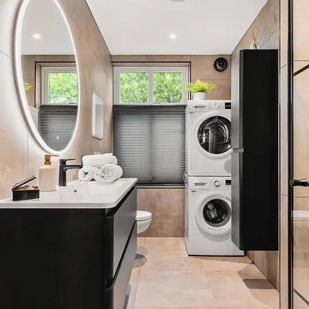 Dinbnb I New 2021 I Sonos And Smart Tv